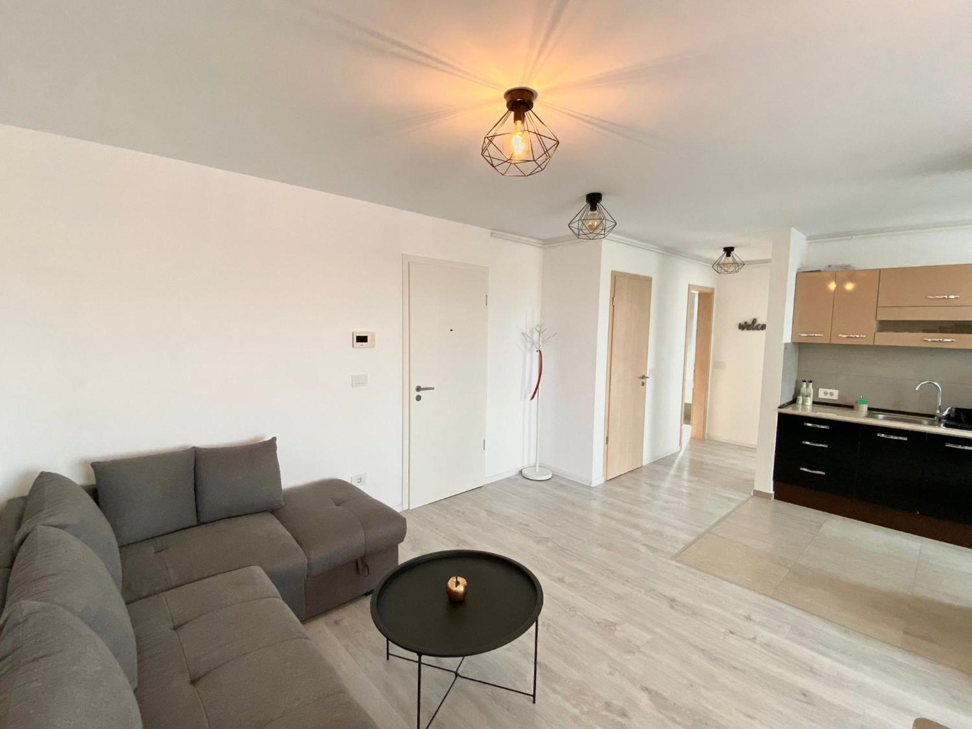 Jad - Luxury 3 Rooms & 2 Rooms Apartments In Kasper, Near Coresi Mall براشوف المظهر الخارجي الصورة