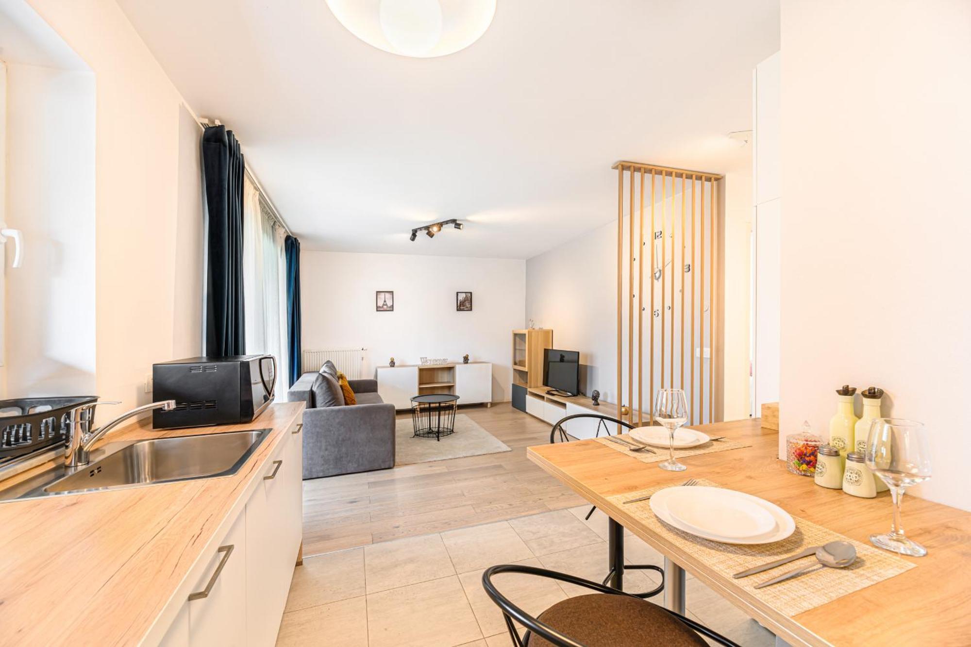 Jad - Luxury 3 Rooms & 2 Rooms Apartments In Kasper, Near Coresi Mall براشوف المظهر الخارجي الصورة