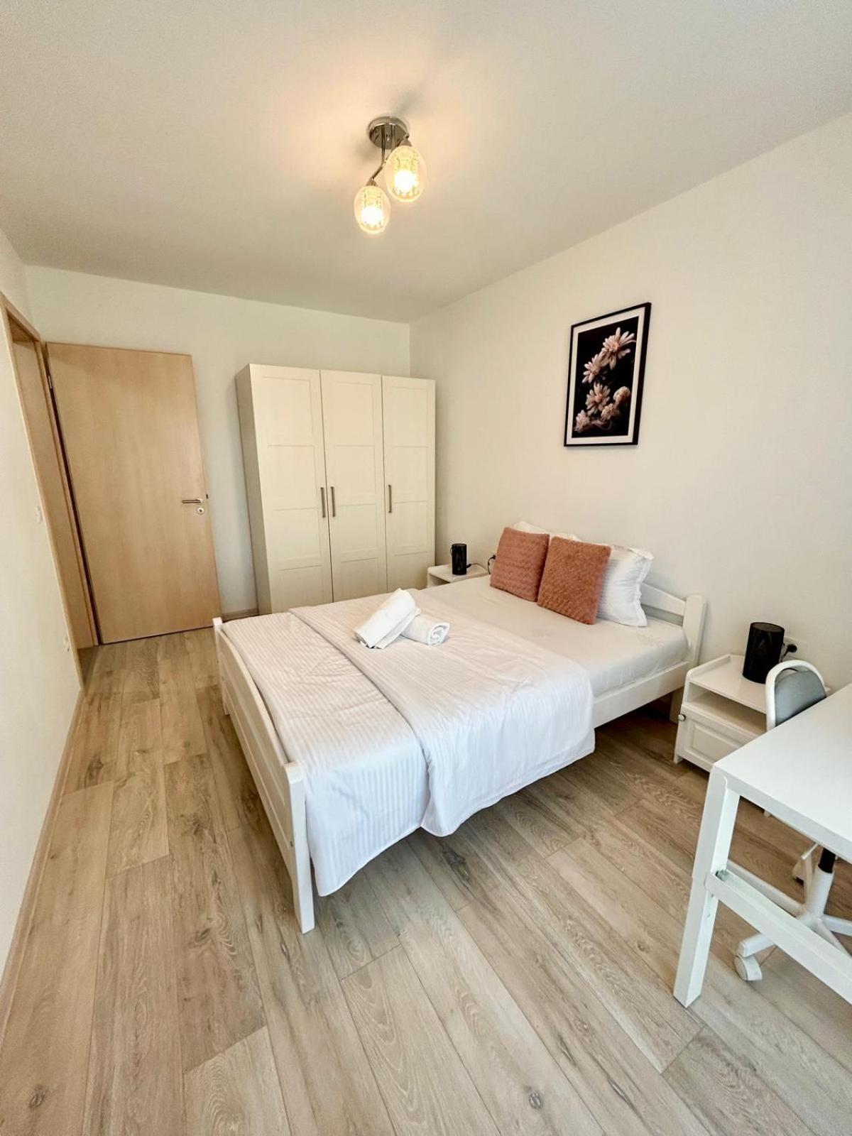Jad - Luxury 3 Rooms & 2 Rooms Apartments In Kasper, Near Coresi Mall براشوف المظهر الخارجي الصورة
