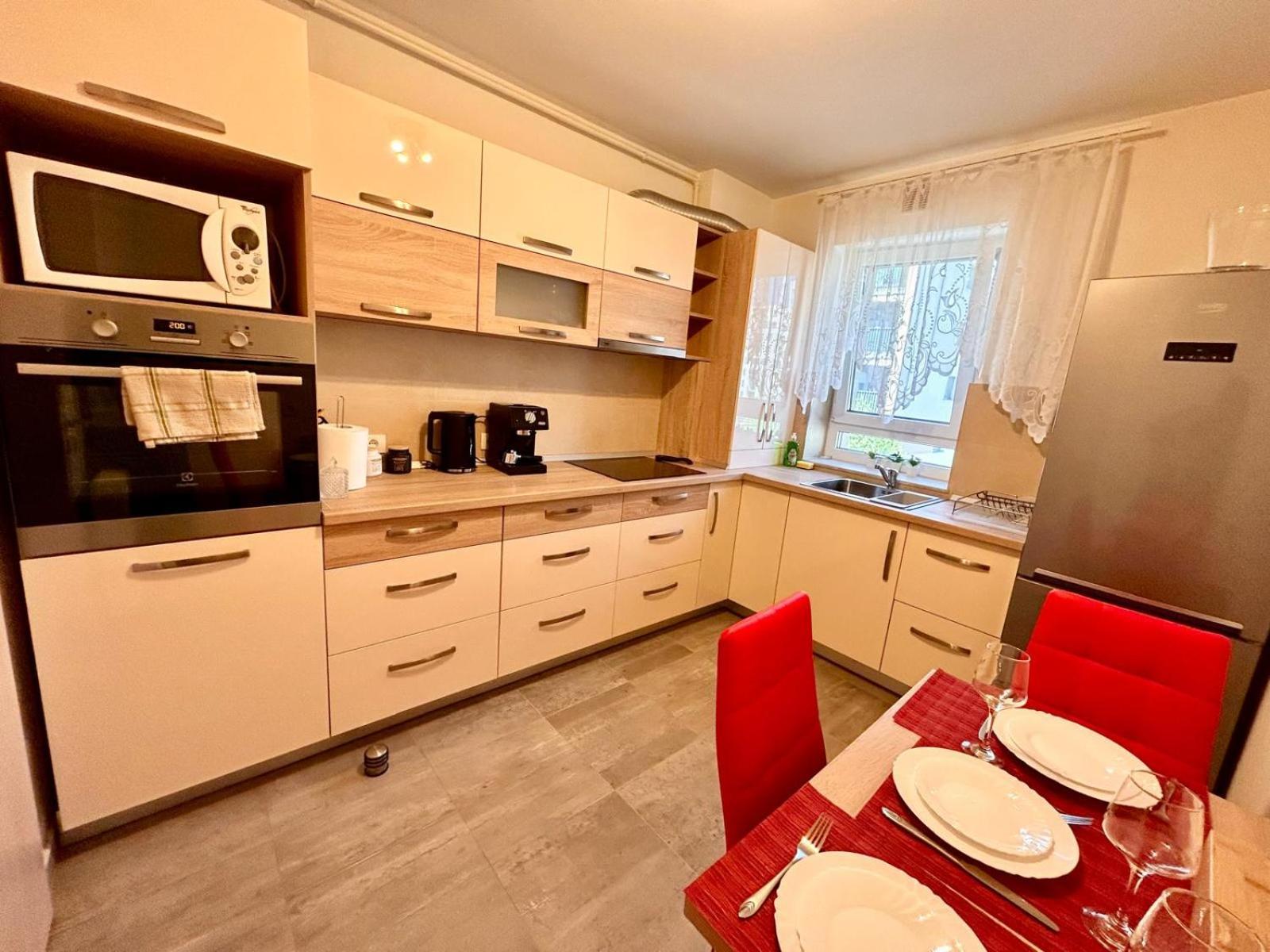 Jad - Luxury 3 Rooms & 2 Rooms Apartments In Kasper, Near Coresi Mall براشوف المظهر الخارجي الصورة