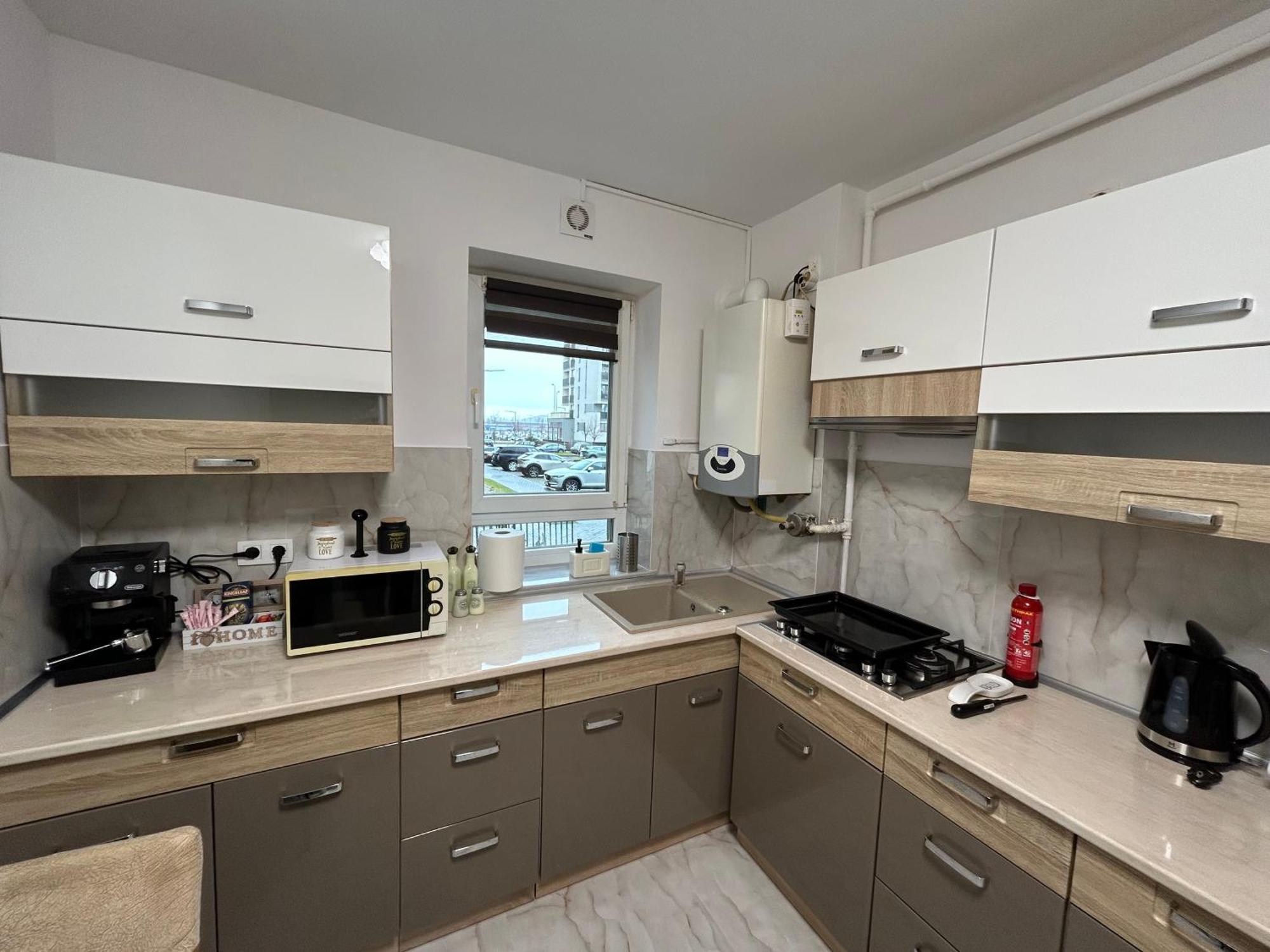 Jad - Luxury 3 Rooms & 2 Rooms Apartments In Kasper, Near Coresi Mall براشوف المظهر الخارجي الصورة