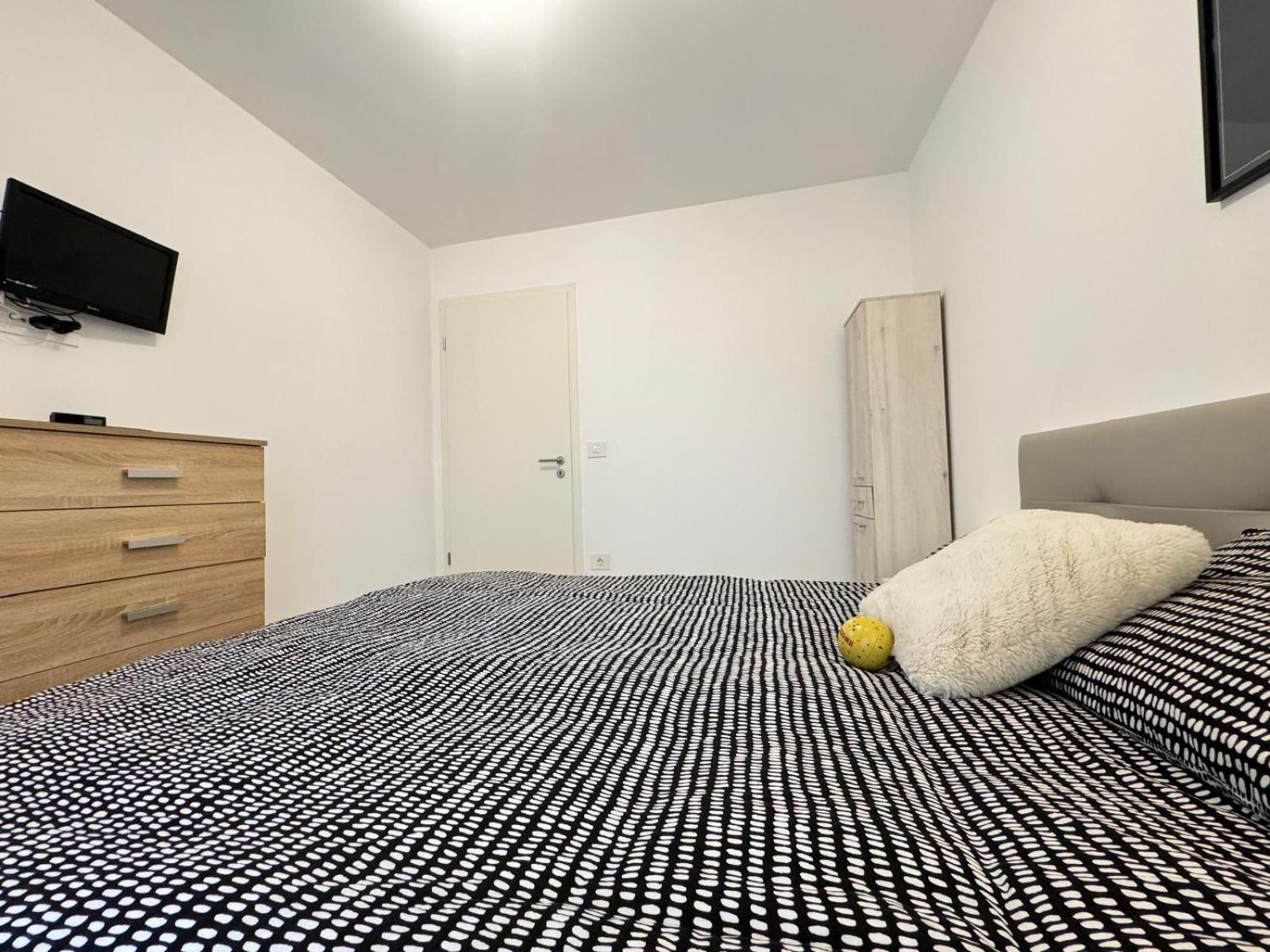 Jad - Luxury 3 Rooms & 2 Rooms Apartments In Kasper, Near Coresi Mall براشوف المظهر الخارجي الصورة